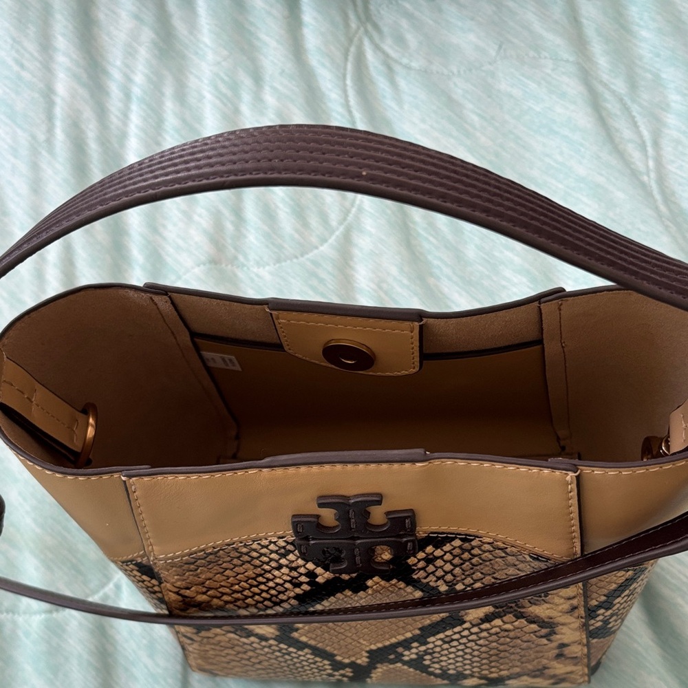 Tory Burch Python Pattern Crossbody Bag In Beige … - image 3